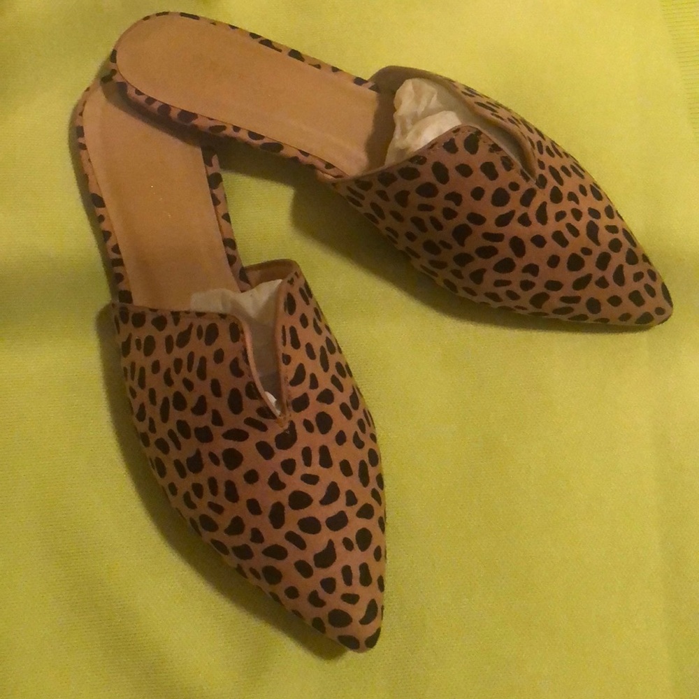 Leopard print flats!